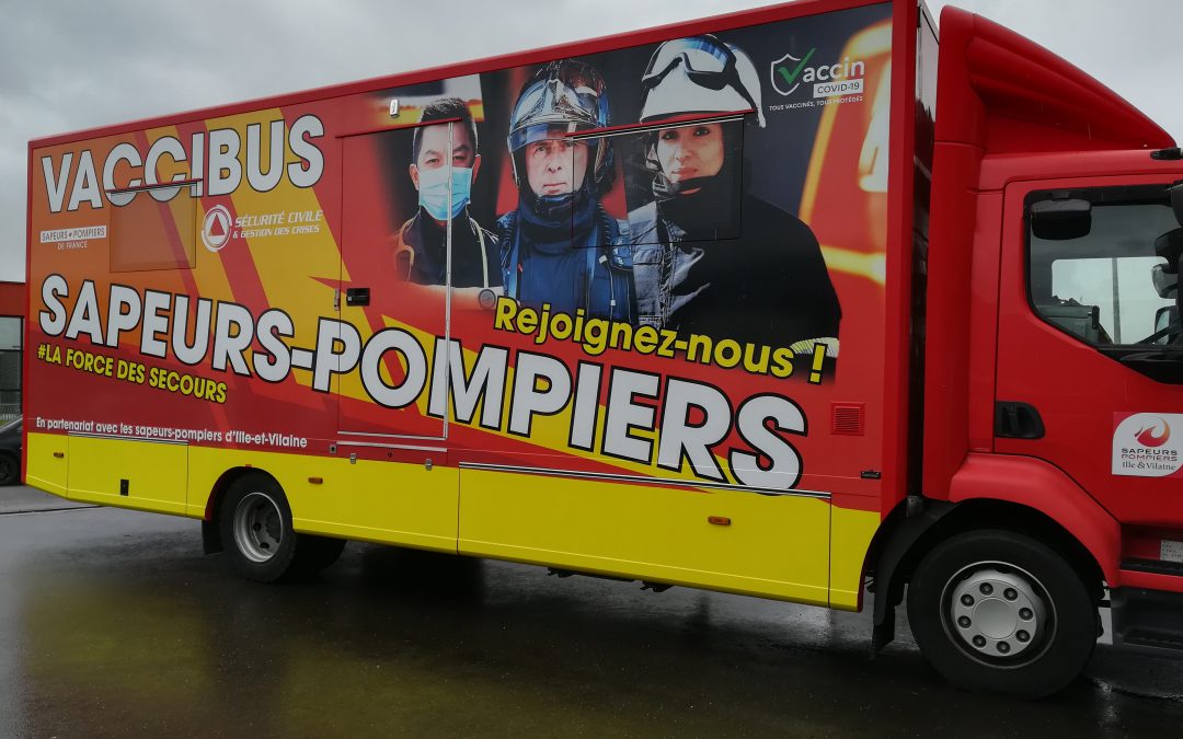 Décoration d'un camion de pompier pour le Tour de France